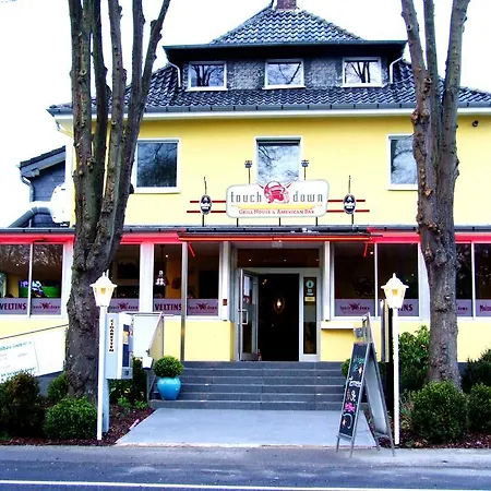 Отель Touch Down Ломар