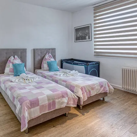 Отель Touch Down 3*