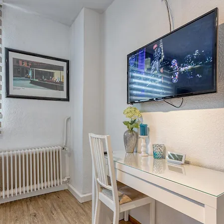 Touch Down Отель Ломар