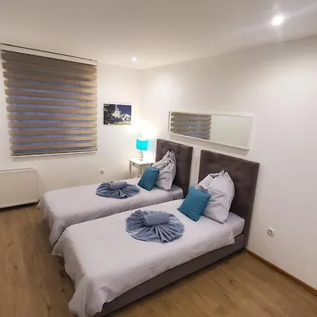 Touch Down Отель Ломар