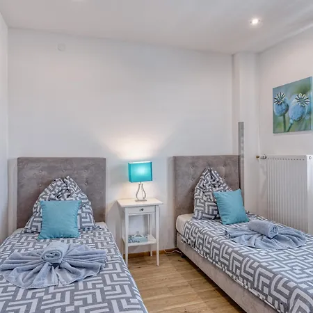 Отель Touch Down 3*