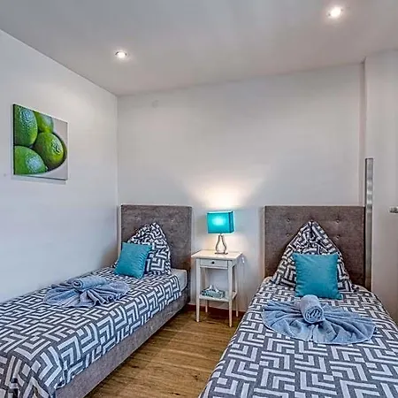 Hotell Touch Down 3*