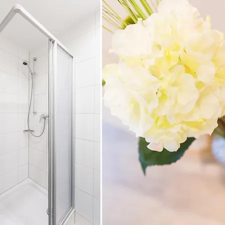 Отель Touch Down Ломар