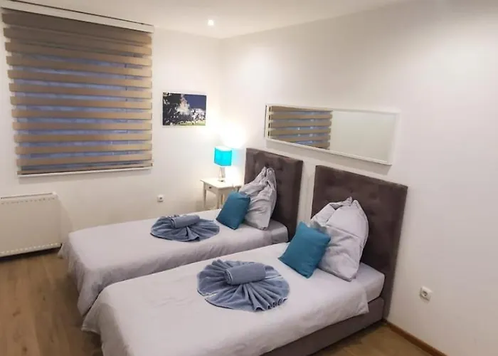 Touch Down Отель Ломар