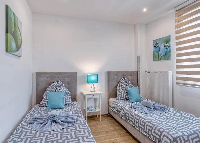 Отель Touch Down 3*